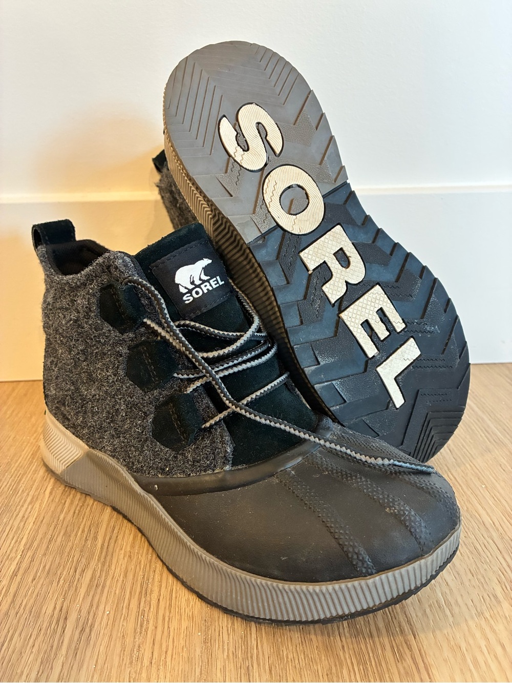 SOREL ' Black/Grey Cozy Winter Boot